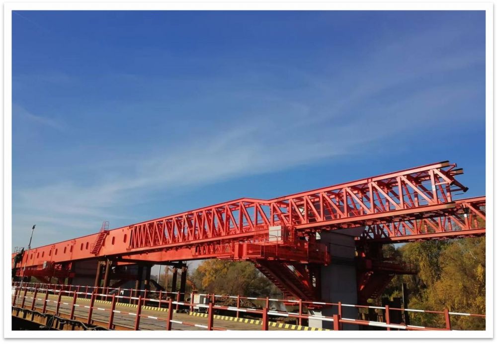 中交二航局四公司邮口塞尔维亚移动模架