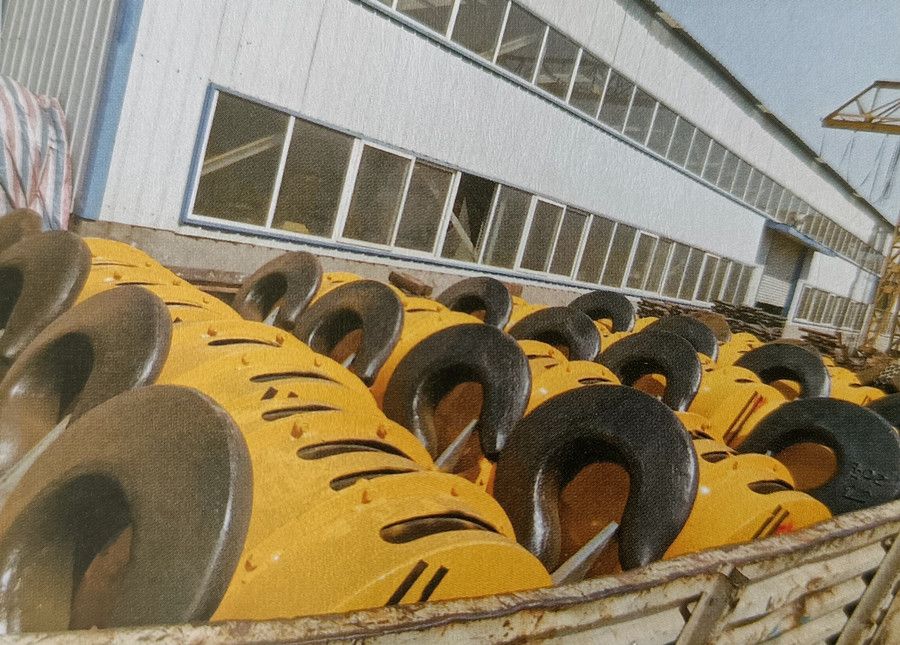 江苏徐州钢包吊具、板钩、各种起重机吊钩、行车大钩厂家销售