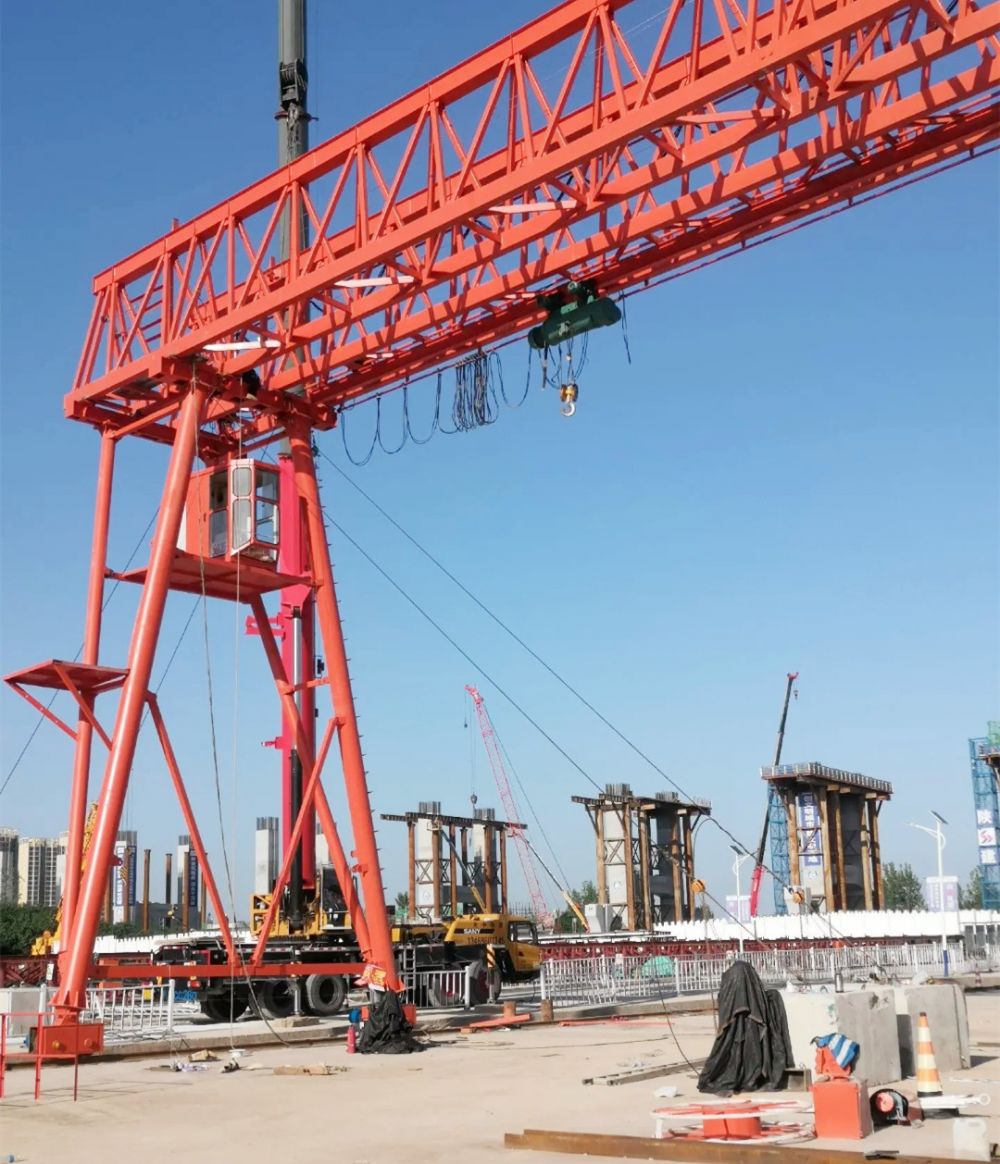 提梁机安装.jpg