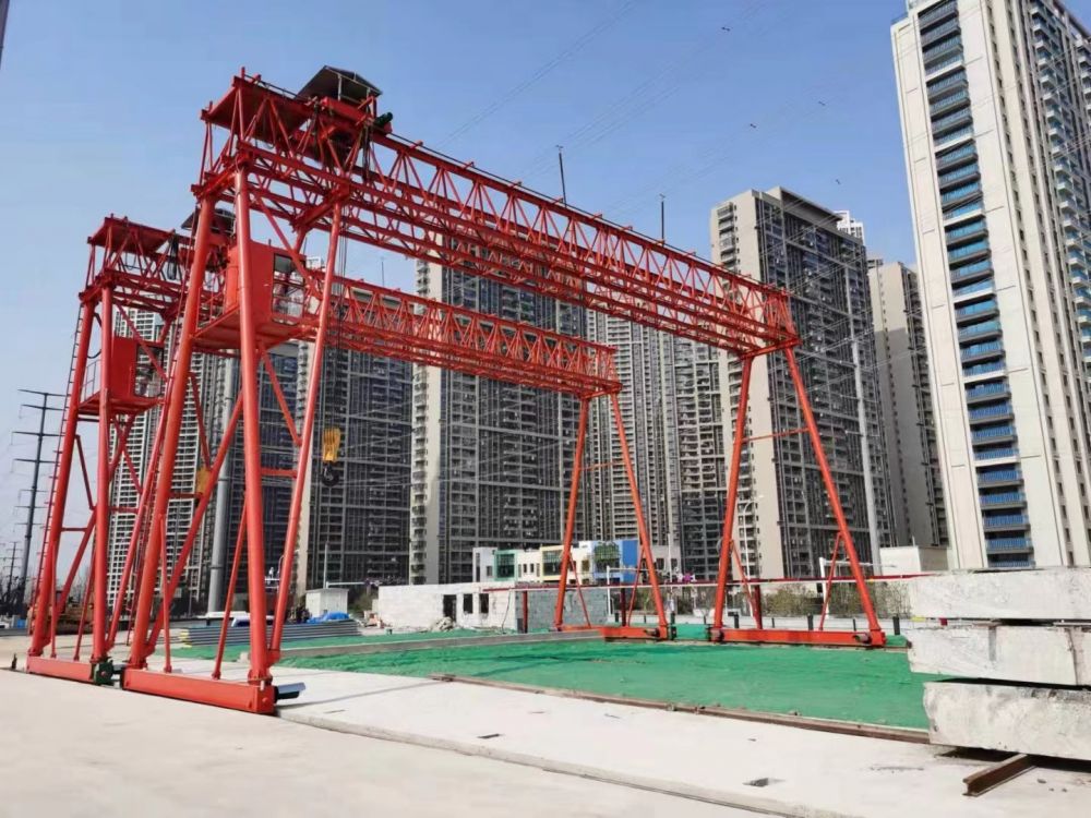 MG型路桥专用门式起重机 (2)