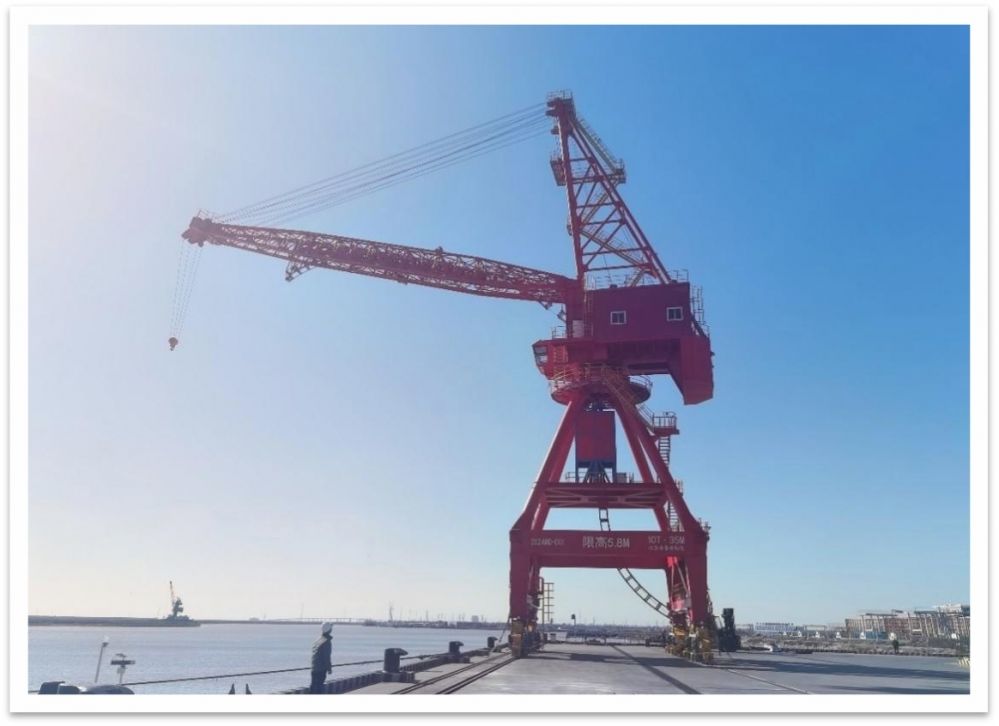 艾吉斯射阳港码头MQ1035吊钩/海缆输送两用门座机