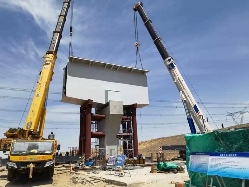 新疆乌市汽车吊租赁、承接各种工程吊装